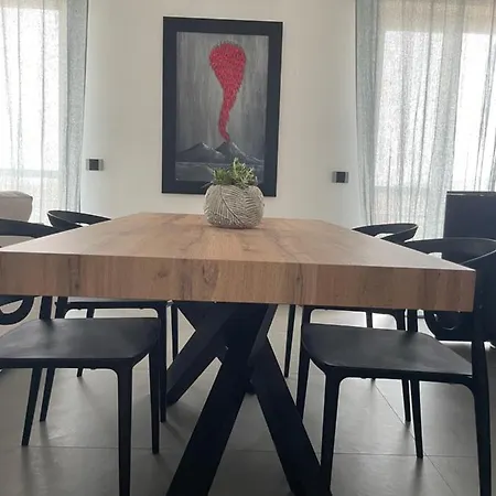 Modern Luxury Loft With Free Parking Apartment