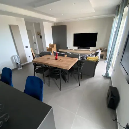 Modern Luxury Loft With Free Parking *