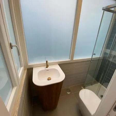 Modern Luxury Loft With Free Parking Apartment *